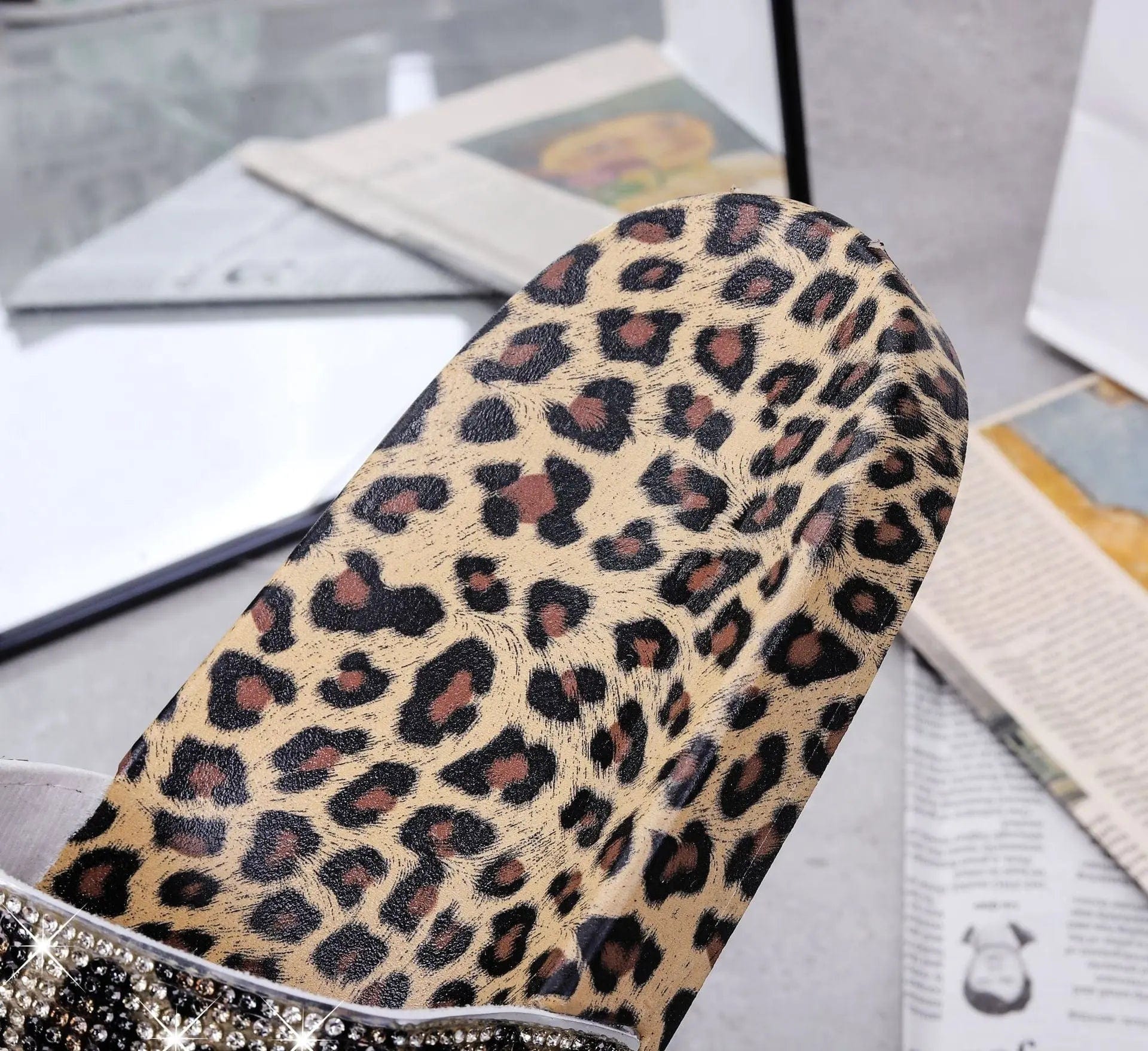 Leopard Fashion Diamond Flip Flops Slippers For Women's Flats Heels Slides doll shoe For Women And Ladies