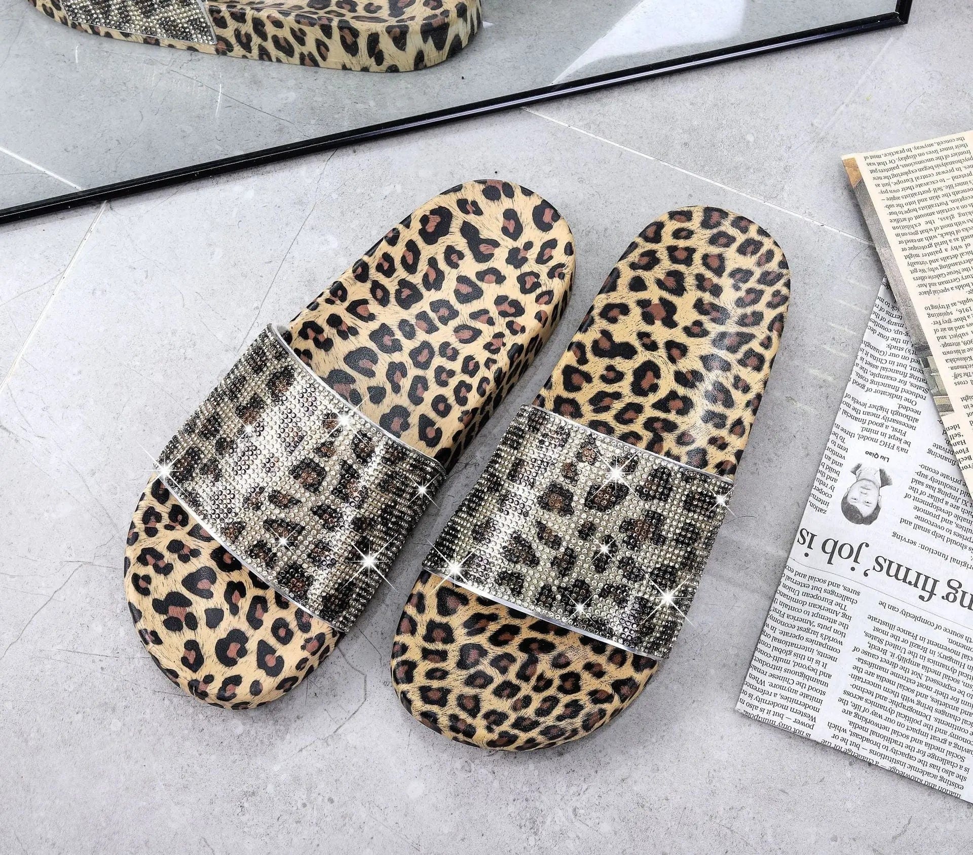 Leopard Fashion Diamond Flip Flops Slippers For Women's Flats Heels Slides doll shoe For Women And Ladies