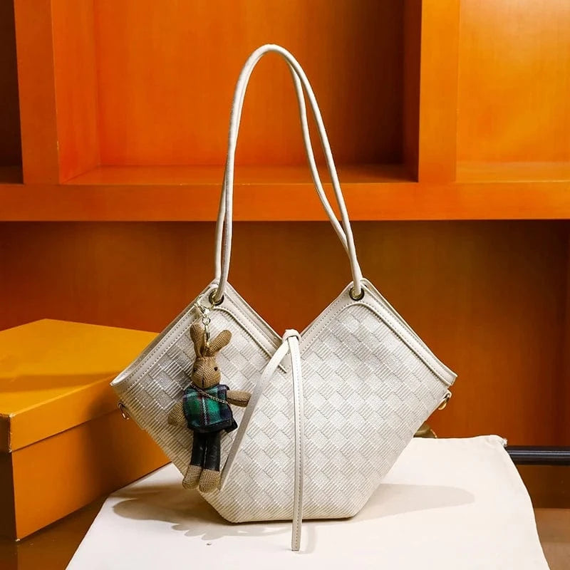 luxury designer unique shaped handbags 2023 new arrivals purse chain strap fashion latest ladies handbags