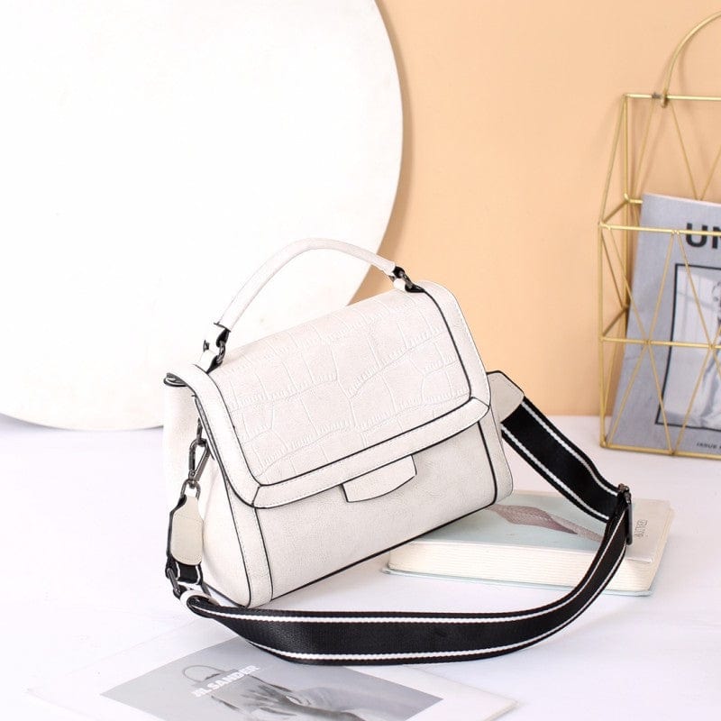 New design cowhide handbag women low moq messenger bag factory custom embossed leather handbag