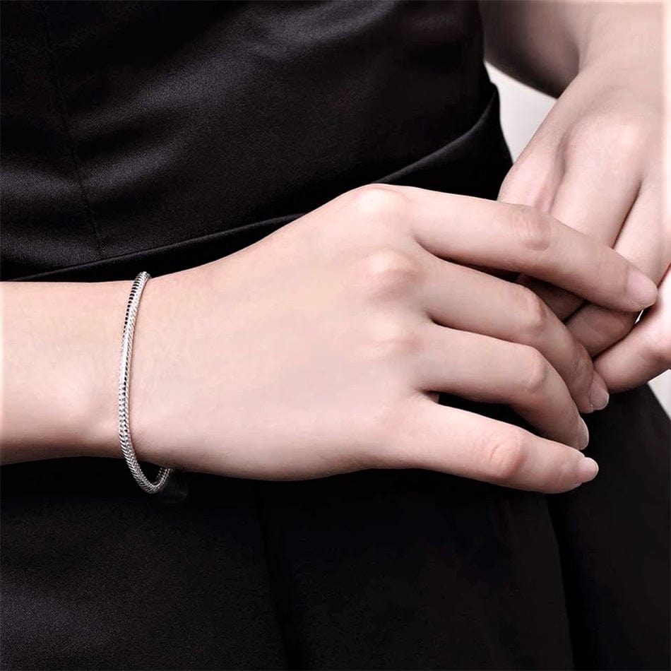 Newest Dainty Gold Plated 1mm 1.5mm 2mm Thin Chain Stainless Steel Round Snake Delicate Bracelet For Women