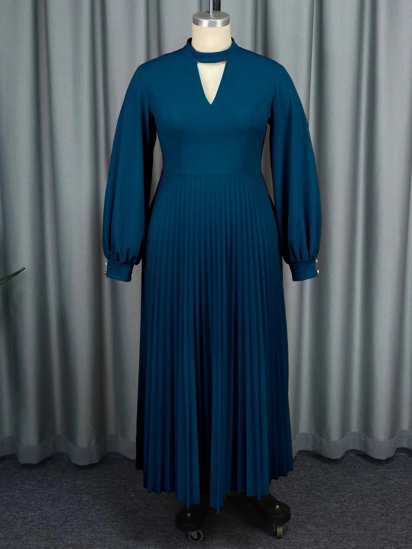 Plus Size Long Lantern Sleeves Cut Out Maxi Curvy Women Pleated Dresses