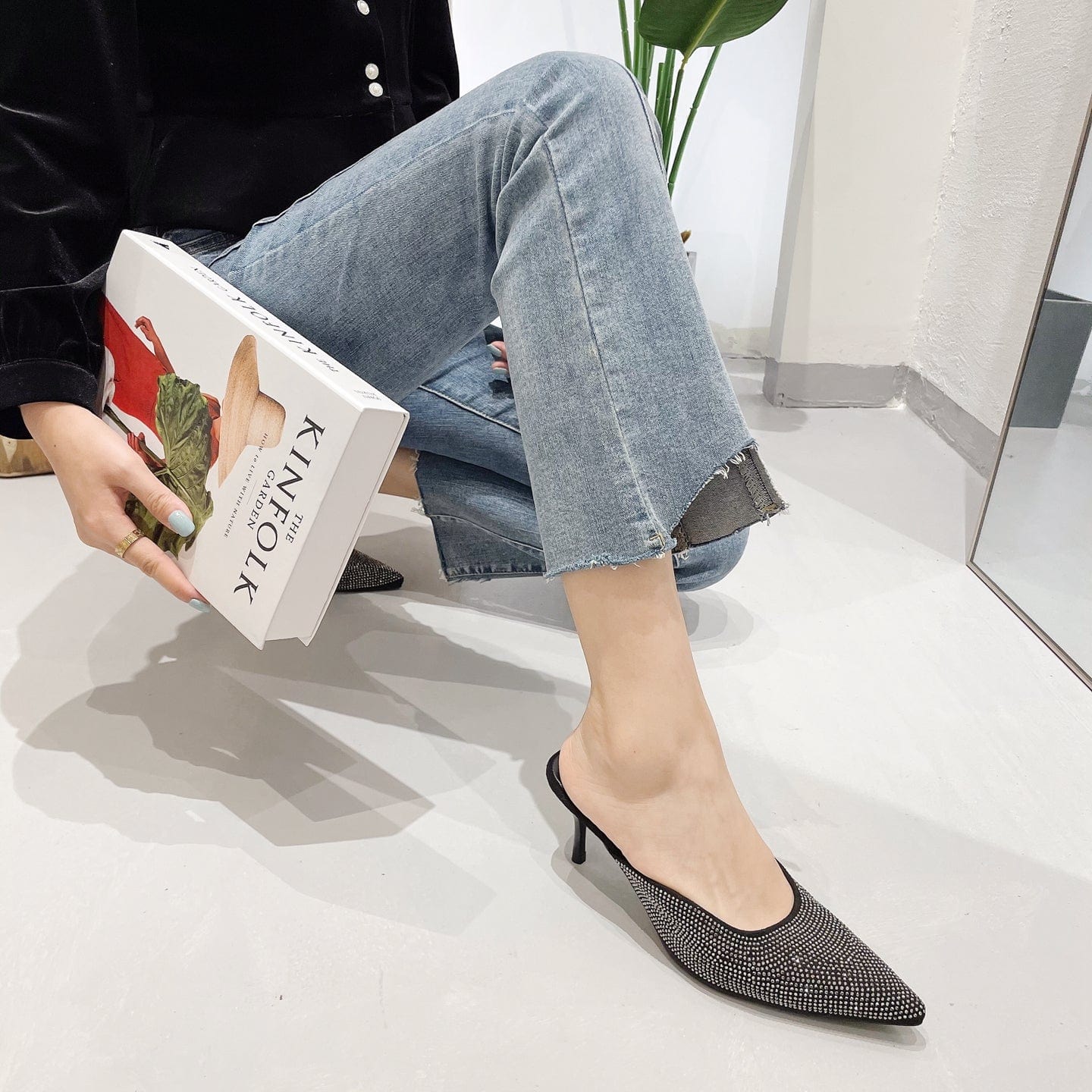 Rivet high-heeled Baotou personalized women's sandals 2023 autumn new stiletto pointed toe outer wear