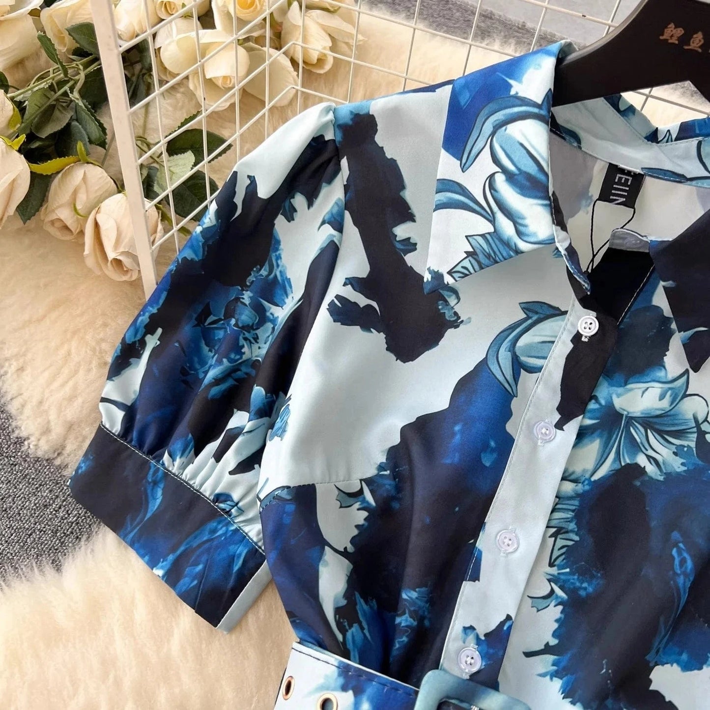 Slim Fitting Medium Length Short Sleeved Waist Closure Printed Shirt Single Breasted Dress With Belt