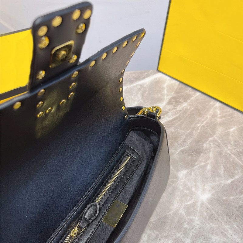 Trendy hot selling tote bags customized with logo name brand wholesale simple handbags