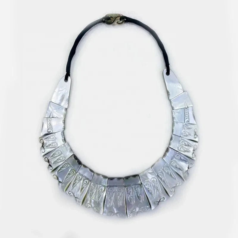 White LWN41234 Handmade Natural Statement Carved Large Sea Shell Choker Necklaces Bohemian Beach Nature Big Mother Of Pearl Necklace