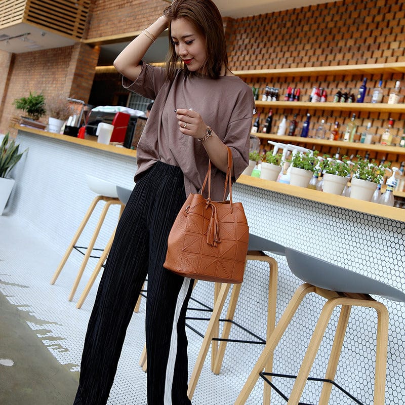 Wholesale 2022 Korean Bucket Wide Shoulder Strap Messenger Bags Leather Handbags Set Tote Women