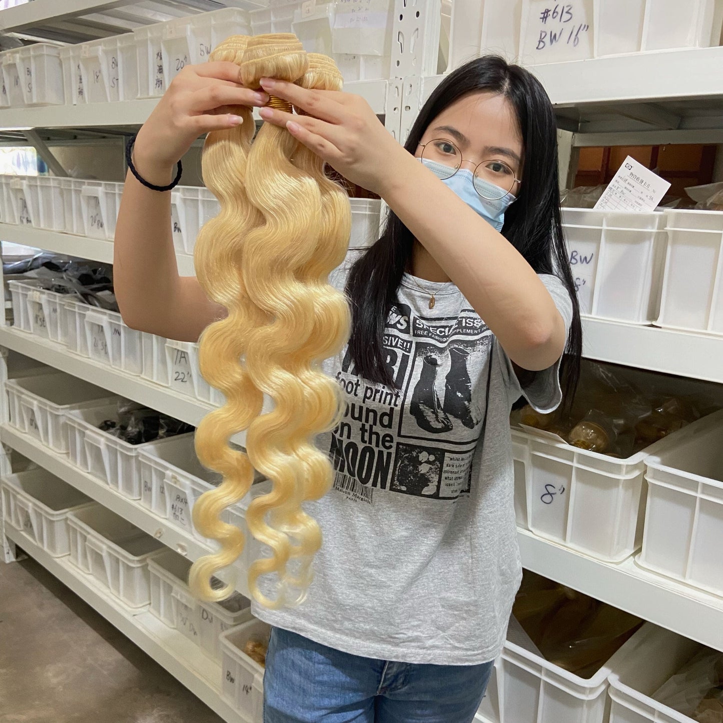 Wholesale Human Hair Bundles Free Shipping Russian Body Wave Loose 613 Blonde Bundles With Frontal Cuticle Aligned Virgin Hair