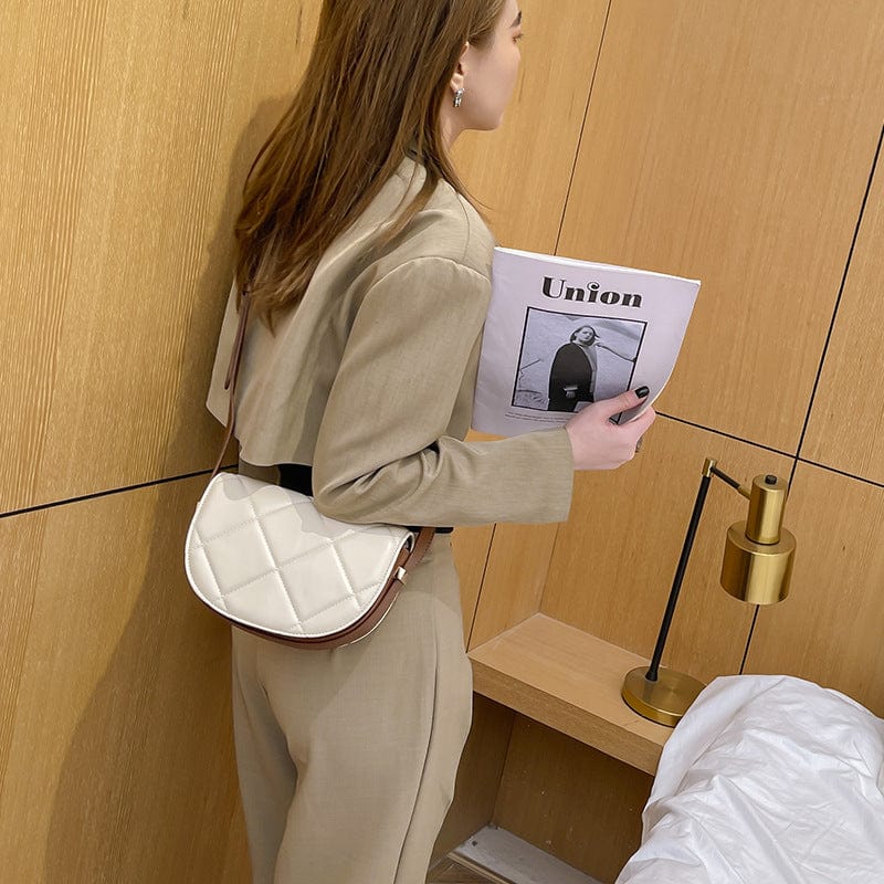 Women's Bag 2022 New Niche Design Rhombus Shoulder Mesengers Bag Small Fresh Versatile Semi -Circular Saddle Bag
