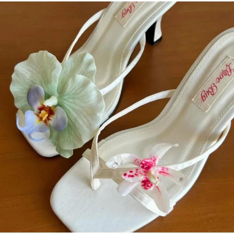 1 Pair Of Simulated Butterfly Decoration Fashion Cute Design Sweet Fresh Literary Ladies Flower Hole Shoes Sandals Accessories - SN Wigs & More
