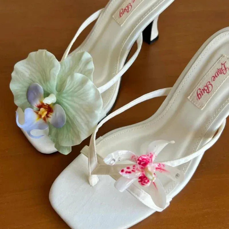 1 Pair Of Simulated Butterfly Decoration Fashion Cute Design Sweet Fresh Literary Ladies Flower Hole Shoes Sandals Accessories - SN Wigs & More