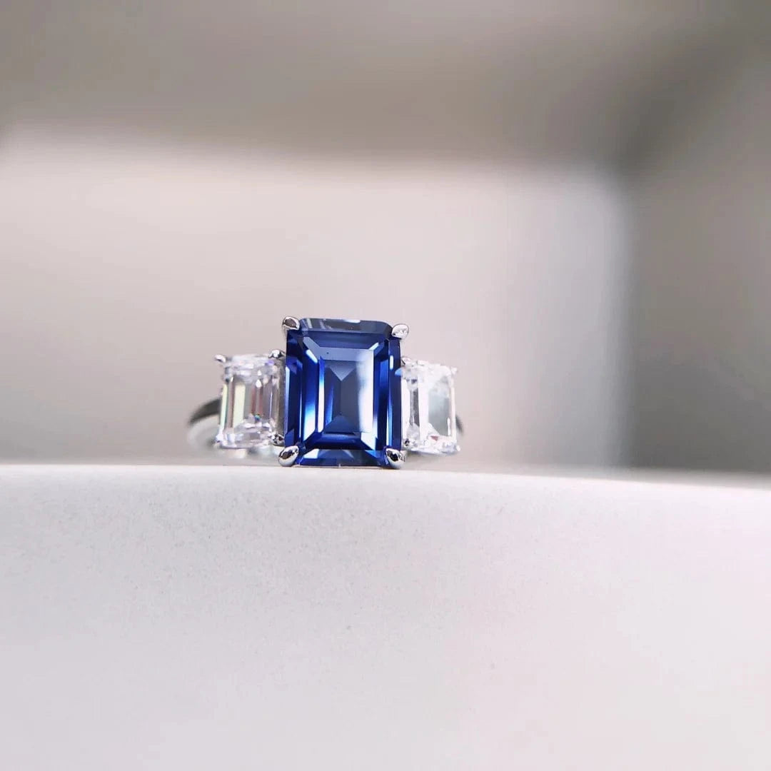 10 / full moissanite S925 Silver Fine Engagement Jewelry 0.5+2+0.5 ct Central Blue Emerald Moissanite Diamond Ring for Women