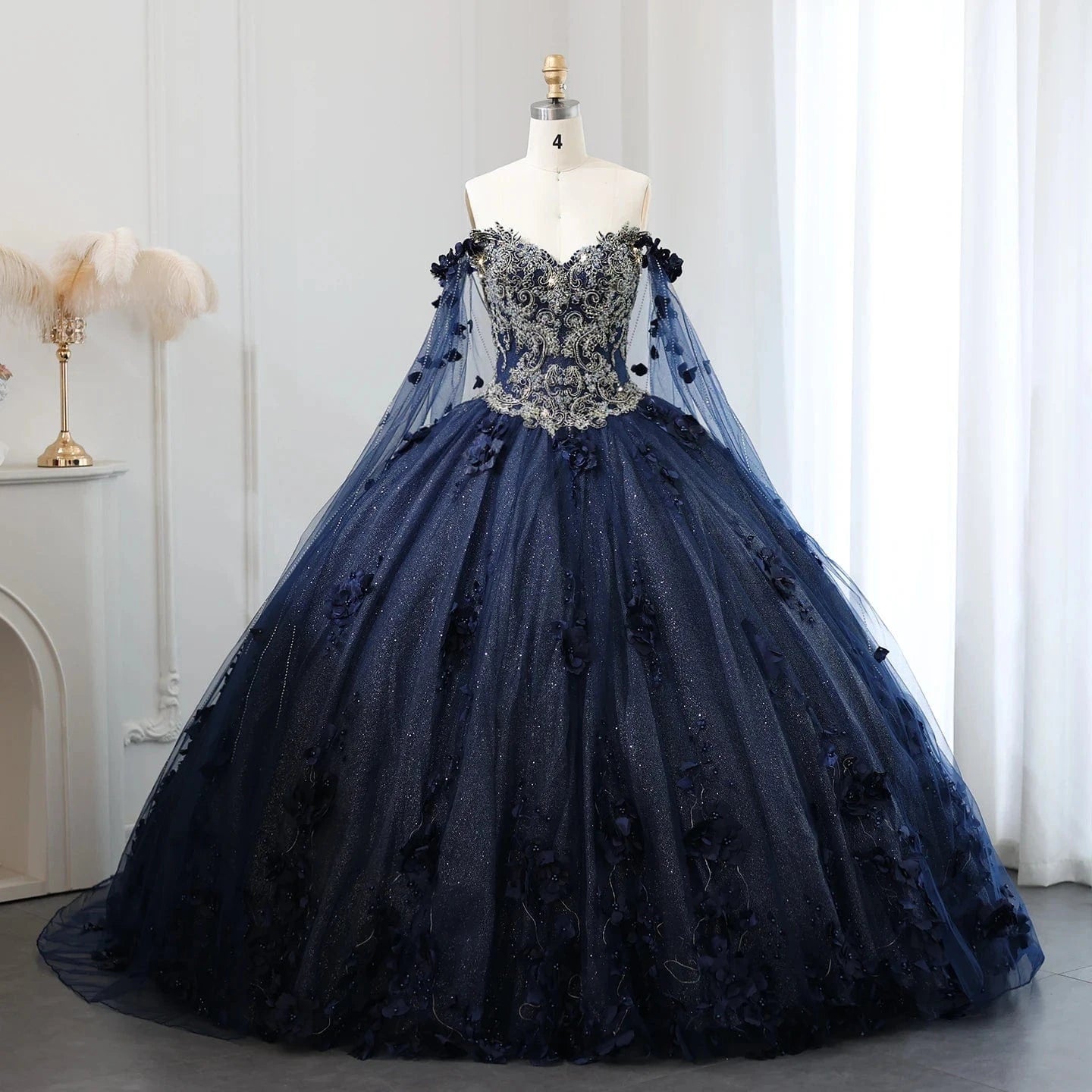 12 / 5 Luxury Ball Gown Emerald Green Prom Quinceanera Dress With Led Light Cape Red 15 Quinceanera Dresses 2024 SZ199-2