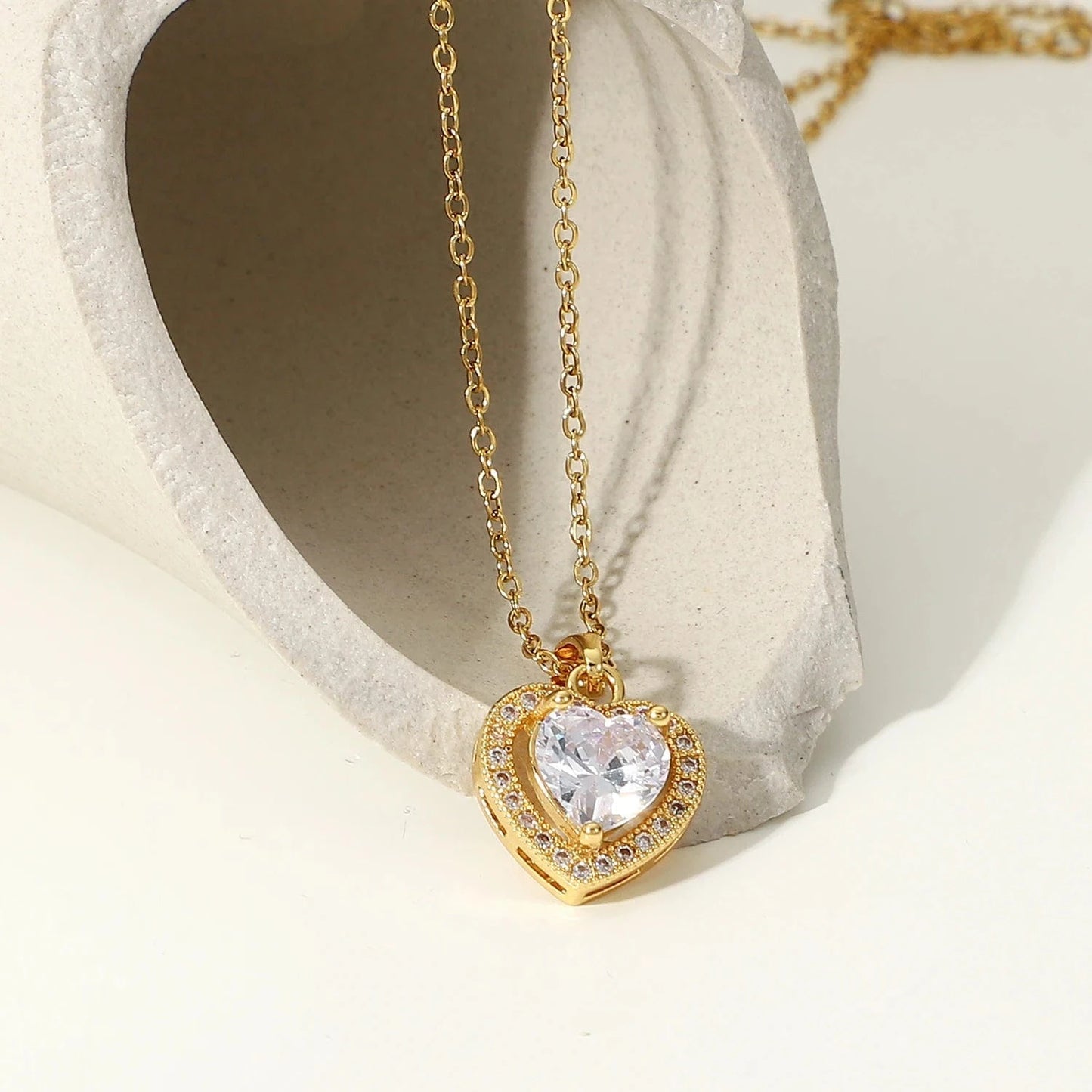 16inches / JDN20655 Exquisite Women Wedding Bridal Jewelry Stainless Steel Gold Large Single Shiny Crystal Heart Pendant Necklace For Engagement