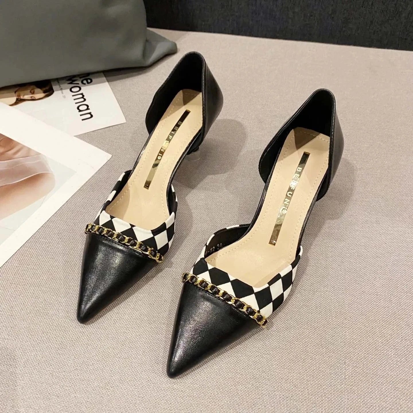 2022 New Female French Minority High Heel Stilettos Shallow Color Matching Mid Heel Sandals for Women