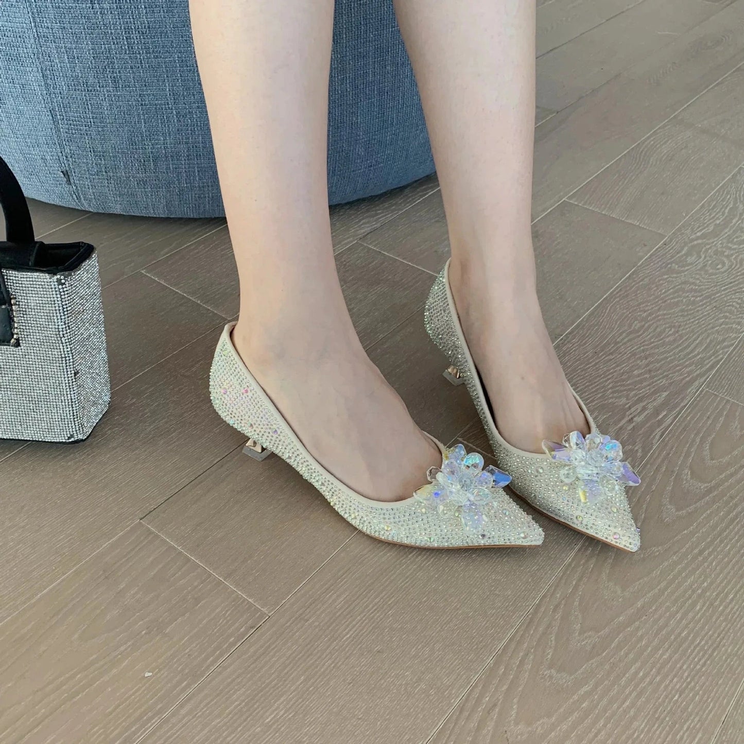 2022 Sexy Female Wedding Banquet Stilettos Pumps Fashion Women Point Toe Crystal Flower Sandals