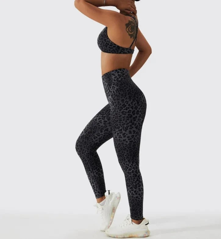 2023 Spring Summer New 3-color Leopard Print Sexy Bra Shorts Sets Seamless Sports Suit Peach Hip Lifting High Waist Fitness