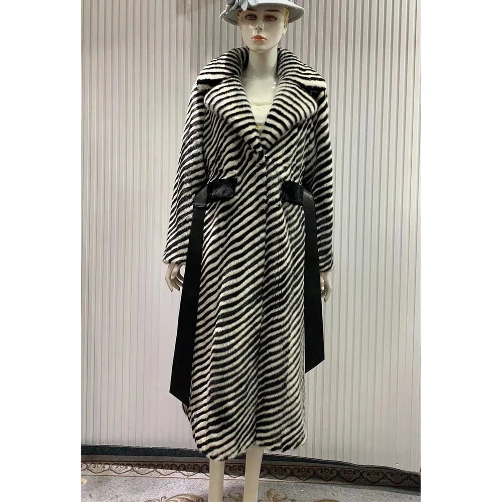 2023 women winter extra longer coat mink fur led out style black color with white turn down mink fur collar ladies mink jacket