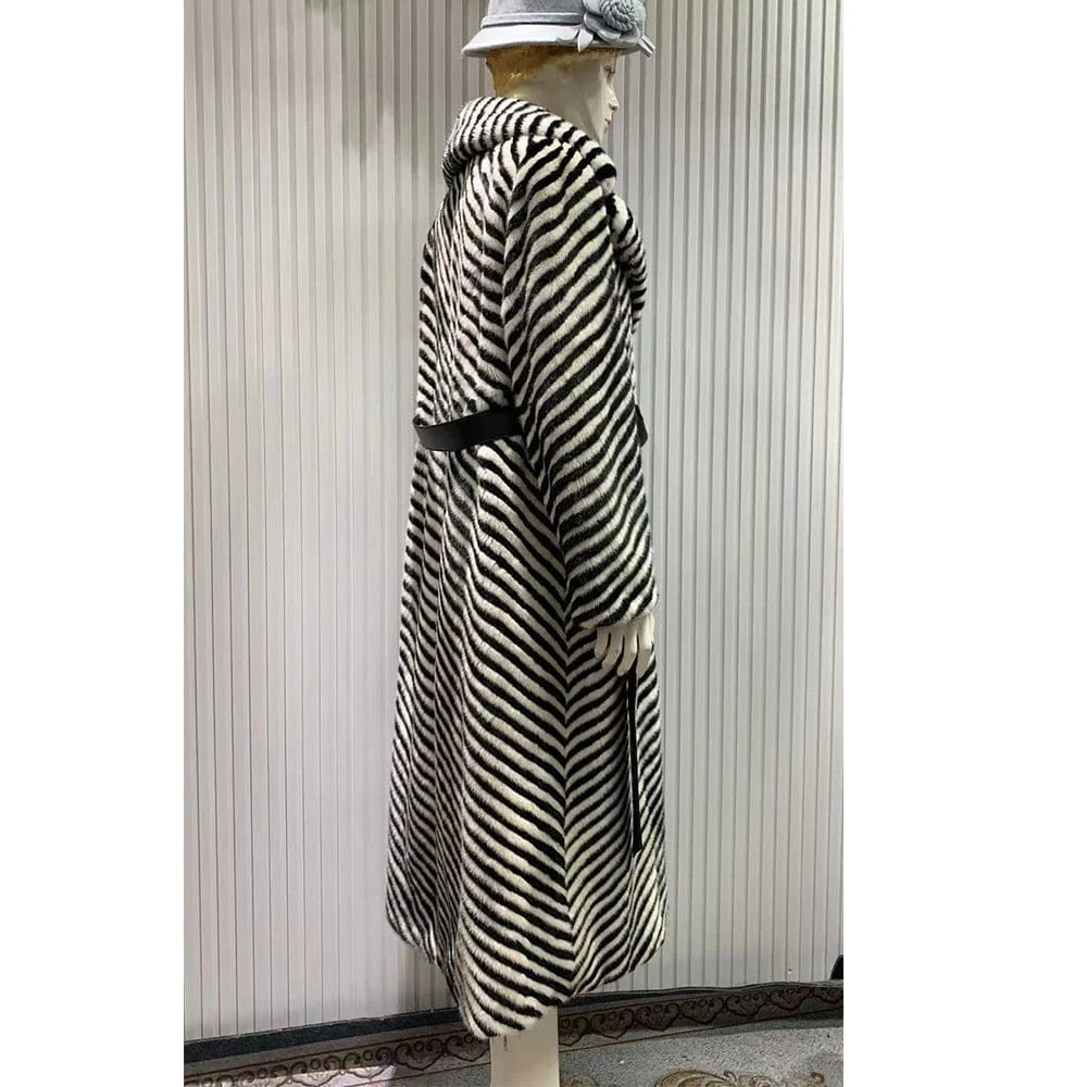 2023 women winter extra longer coat mink fur led out style black color with white turn down mink fur collar ladies mink jacket