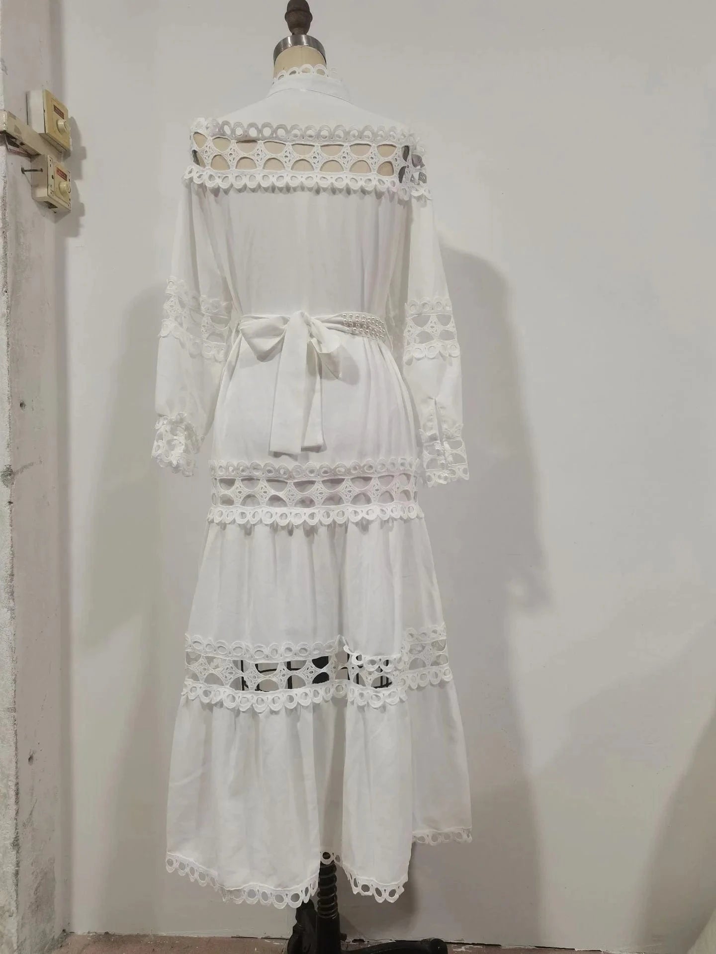 2024 European and American Spring Women's Retro Hollow Lace Spliced Solid Color Round Neck Loose Large Size Long Dress