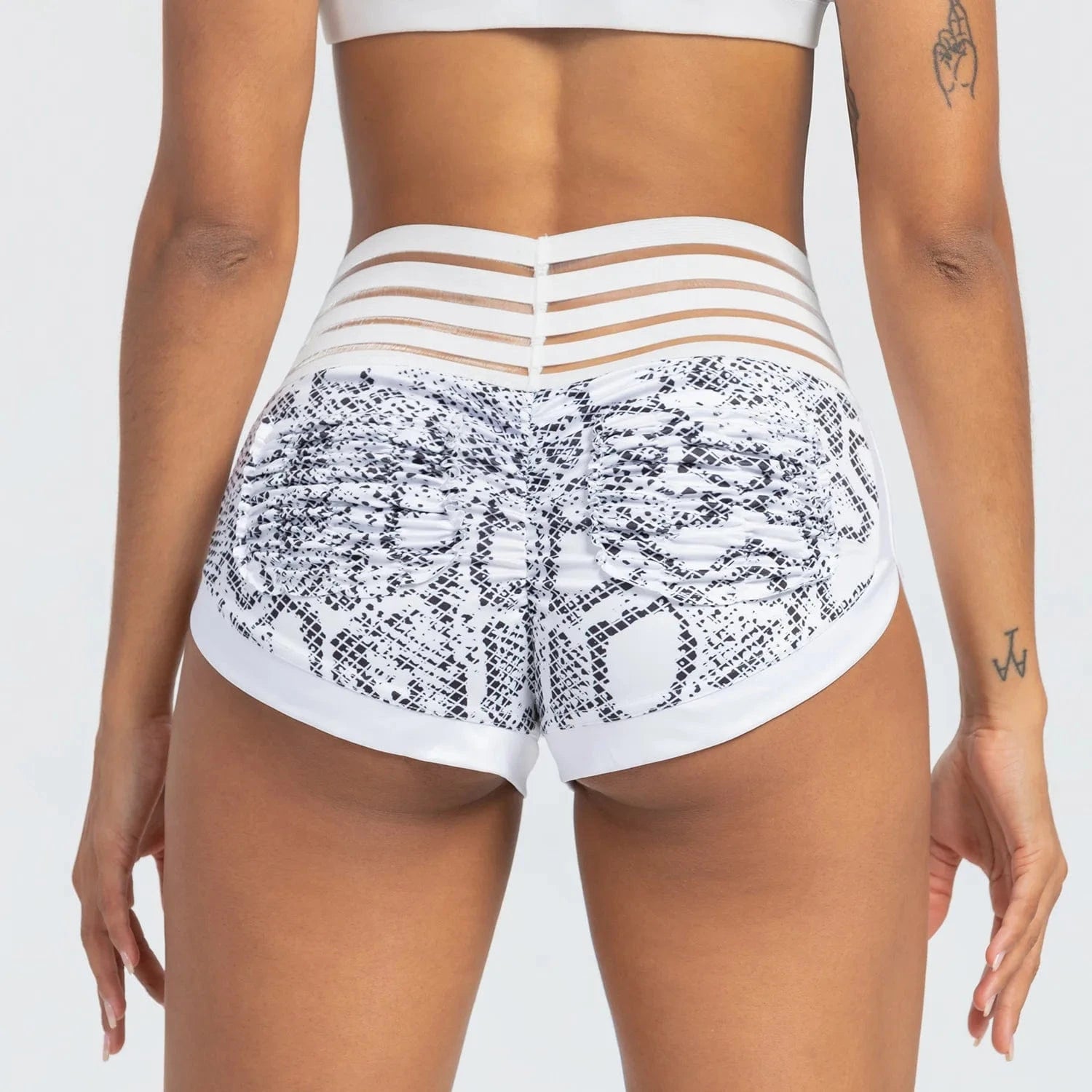 2024 fashion High Elastic Ruched Butt Lift Fitness Yoga Workout Shorts for Women Floral Print Booty Beach half pant for women