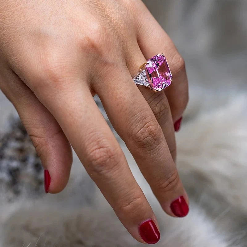 2024 High-end Emerald Cutting Gorgeous Rectangular CZ Diamond Women White Diamond Wedding gemstone rings 925 sterling silver