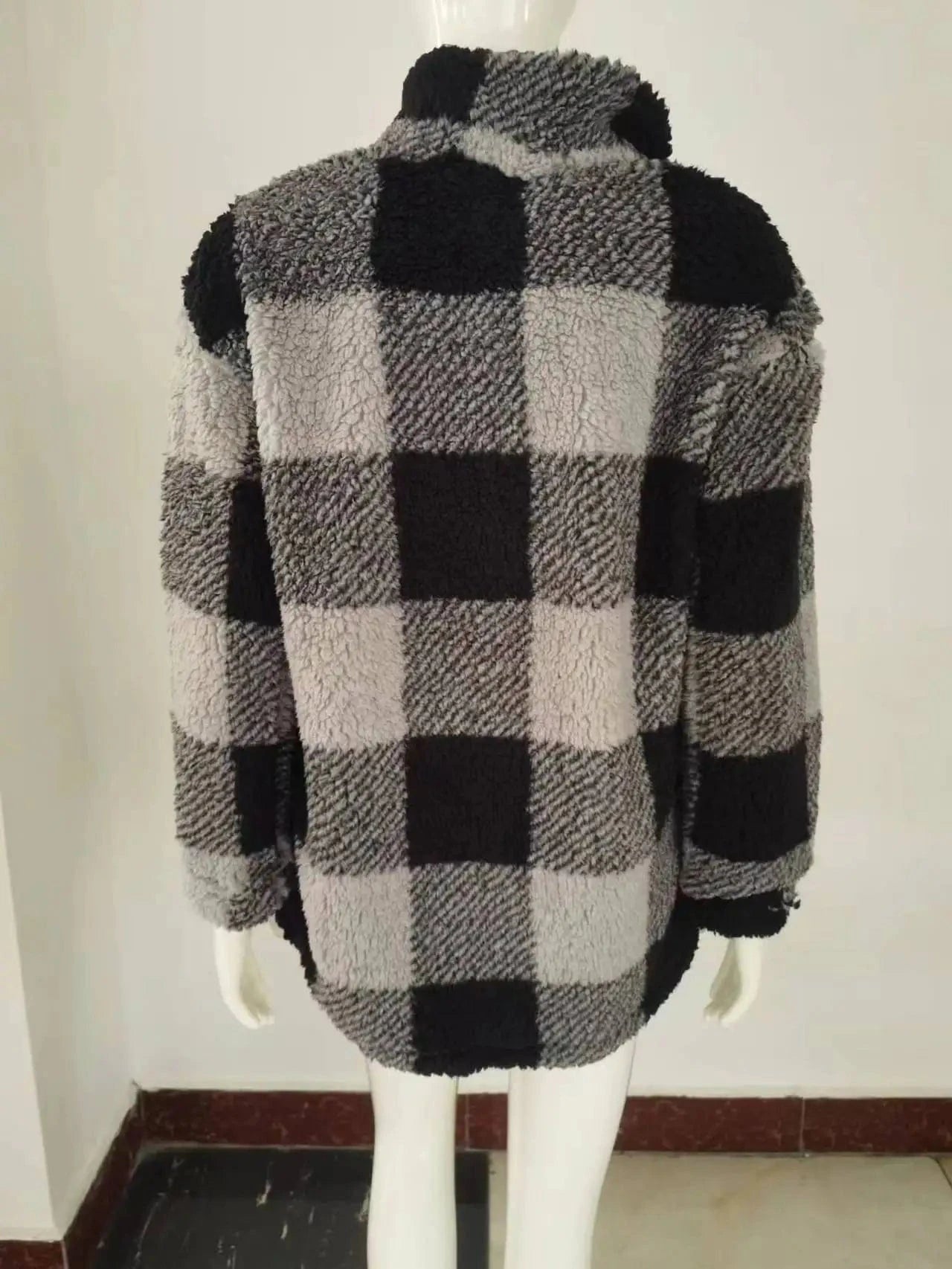 2024 Hot Design Autumn Women's New Fashion Loose Casual Pocket Plaid Lamb Fleece Jacket Button Plush Comfortable Versatile Coat