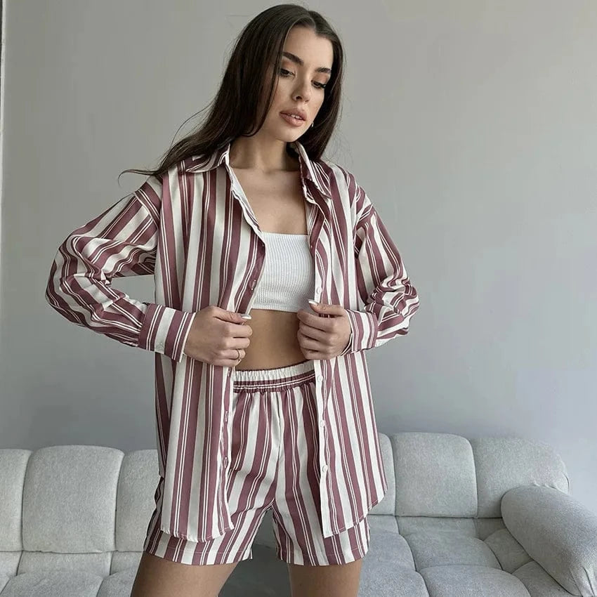 2024 Ice Silk Cool Stripe Long sleeved Shorts Two Piece Set Thin Summer European and American Women's Home Fury Outwear