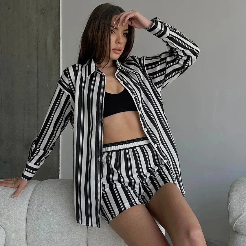 2024 Ice Silk Cool Stripe Long sleeved Shorts Two Piece Set Thin Summer European and American Women's Home Fury Outwear