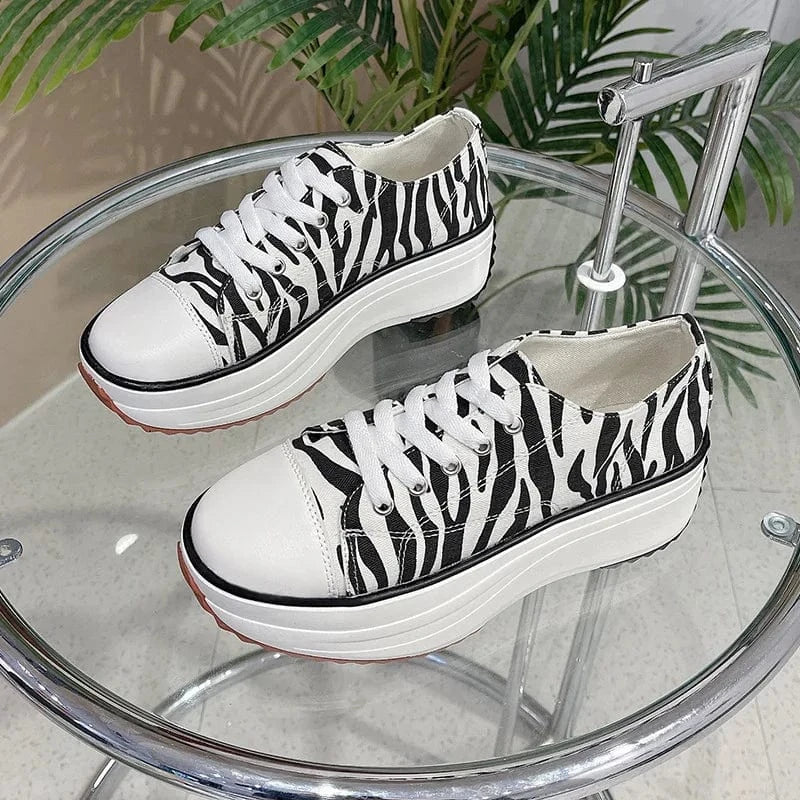 2024 new autumn casual chic trendy style shoes ladies  thick bottom blank sneakersladies casual shoes