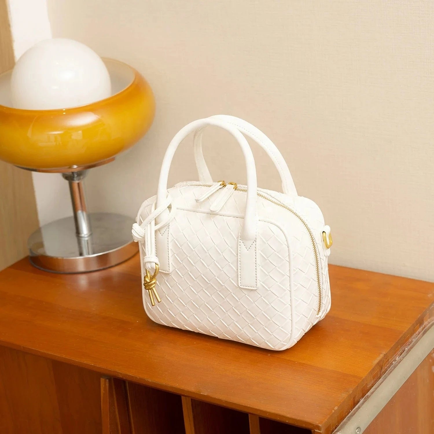 2024 New Europe and the United States retro braided bag high quality French ladies handbags fashion trend shoulder crossbody bag
