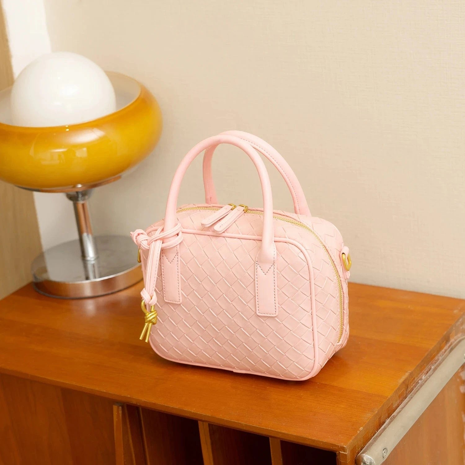 2024 New Europe and the United States retro braided bag high quality French ladies handbags fashion trend shoulder crossbody bag