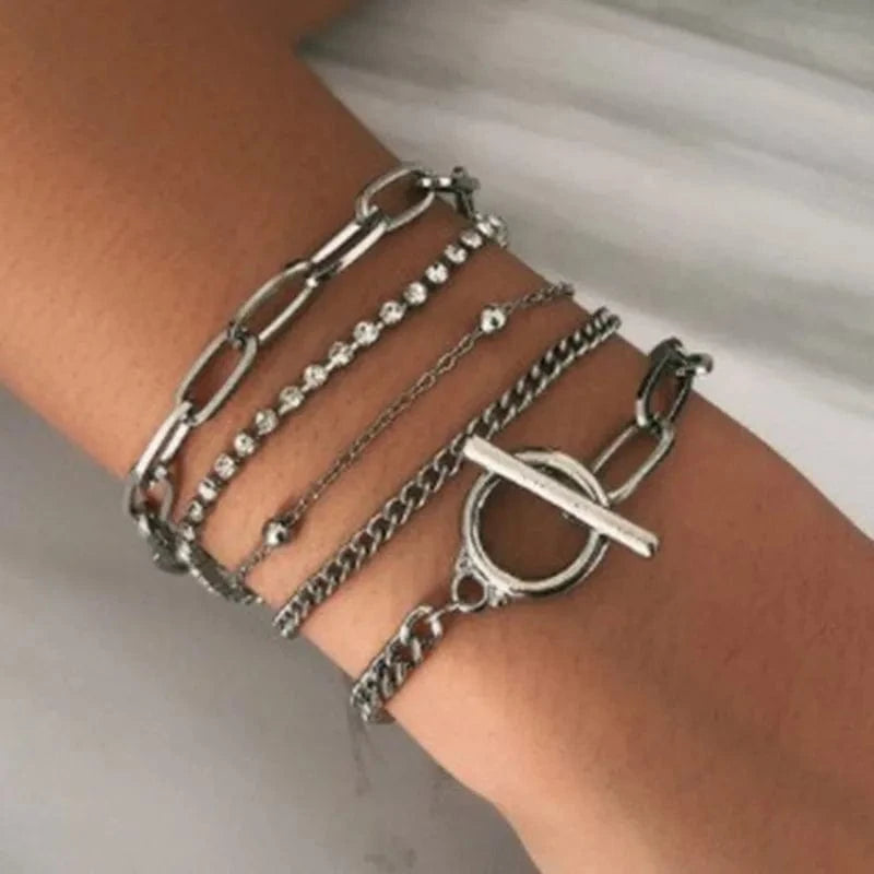 2024 New Fashion Diamond Bracelet Popular Minimalist Retro OT Buckle Bracelet Personalized Geometric Hollow Bracelet