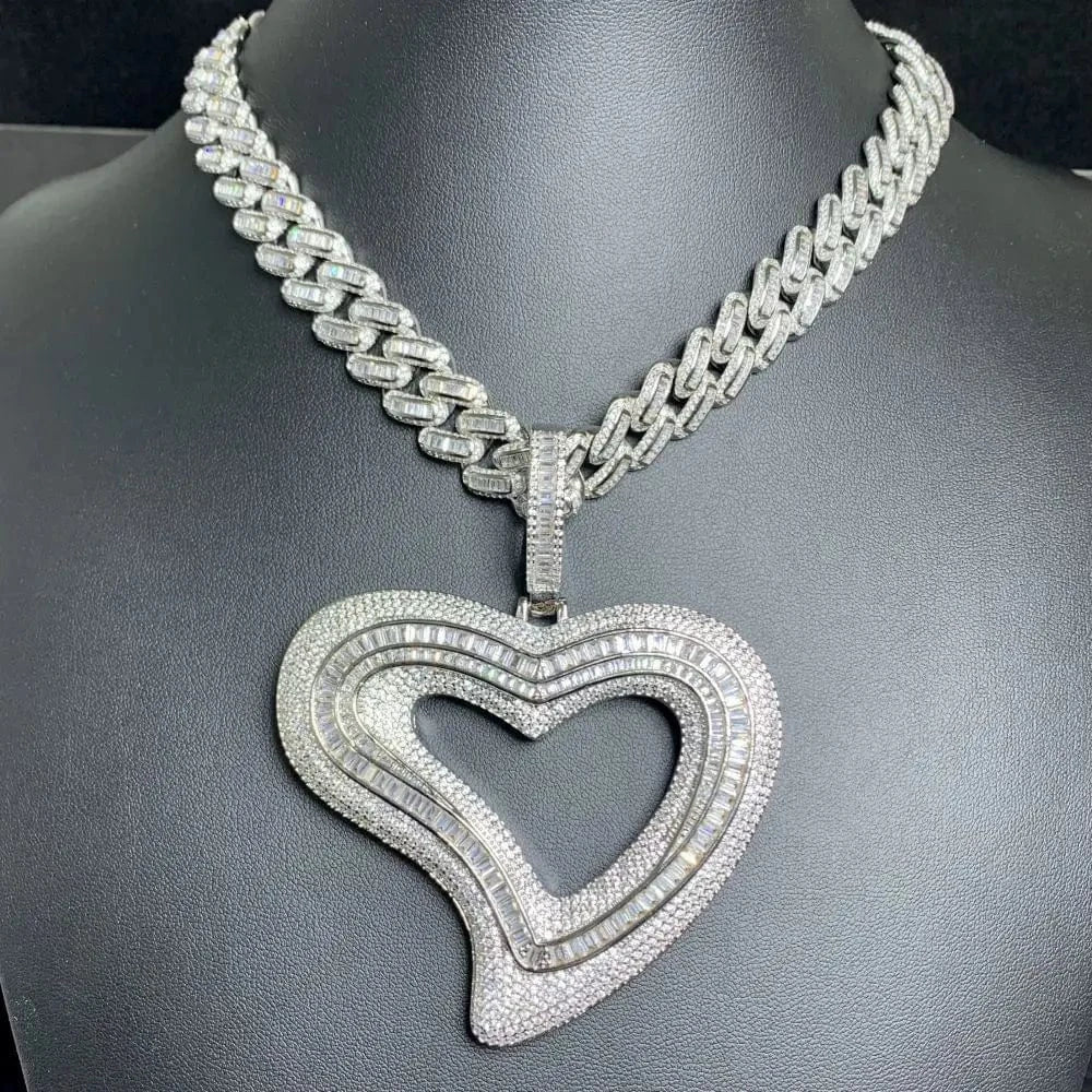 2024 New Iced Out Bling 5a CZ Valentine's Day Gift Jewelry Luxury Girlfriend Gift Cuban Chain Big Size Heart Pendant  Necklace
