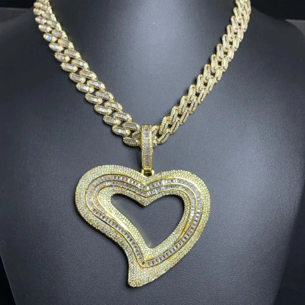 2024 New Iced Out Bling 5a CZ Valentine's Day Gift Jewelry Luxury Girlfriend Gift Cuban Chain Big Size Heart Pendant  Necklace