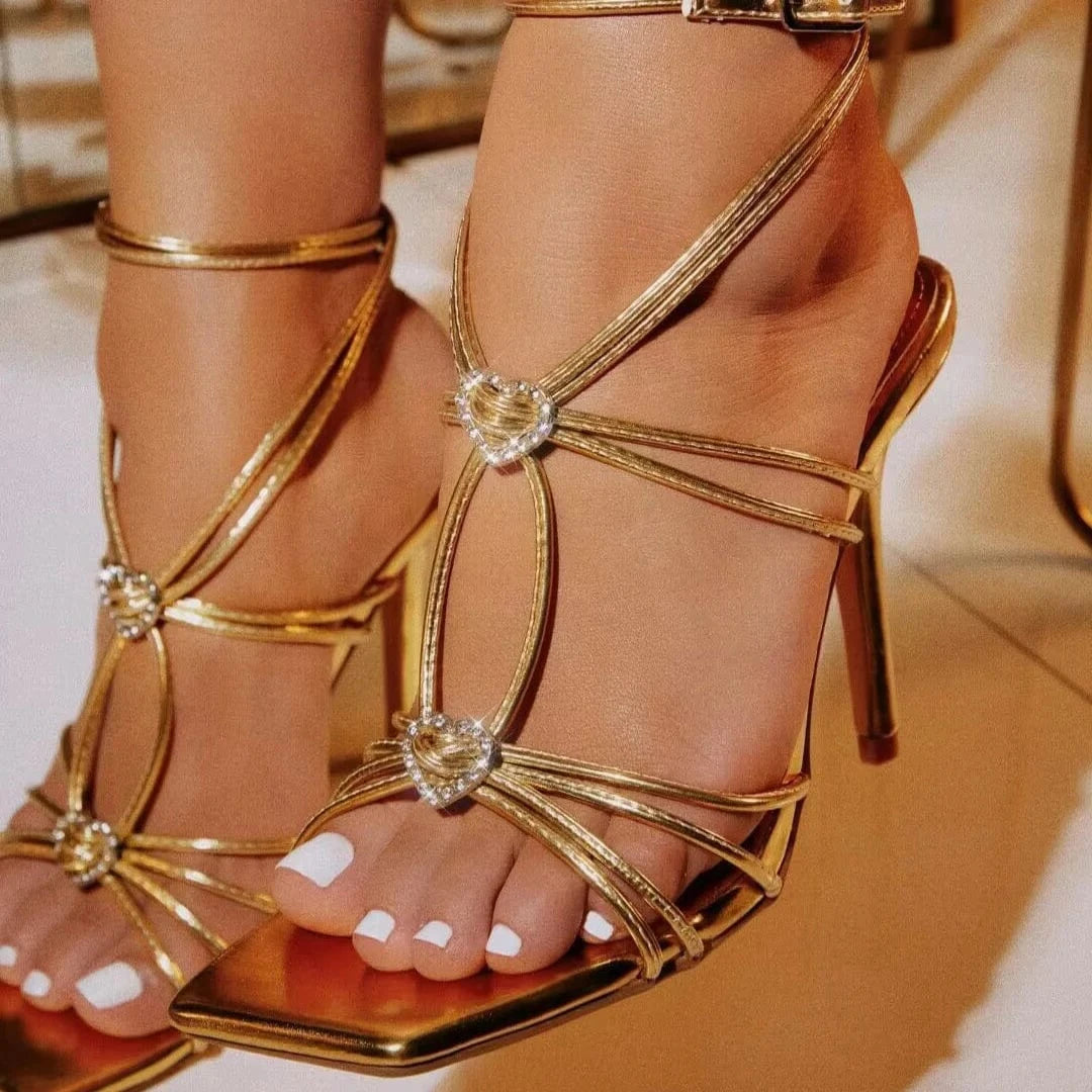 2024 New Square head model catwalk show with diamond buckle Roman one-line sandals ready stock