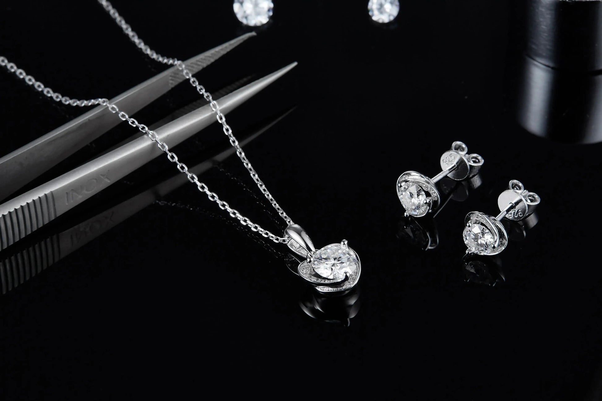 2024 New Style S925 Sterling Silver Heart Shape D VVS Pure Moissanite Diamond Wedding Necklace Stud Earring Jewelry Sets For Ladies