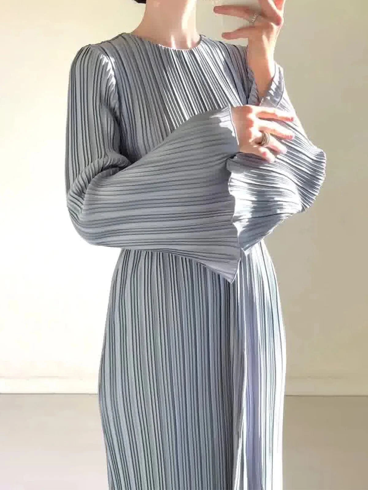 2024 Spring Autumn Women New Fashion Long Dress Women's Casual Solid Color Round Neck Dress Trumpet Sleeve Pleated Abaya Dress