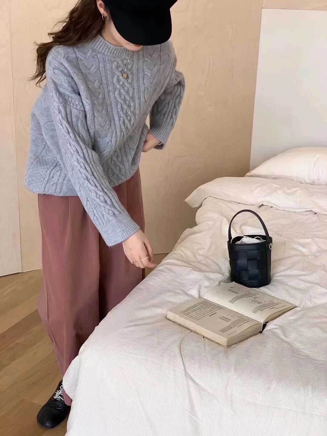 2024 Spring women high quality crew neck solid color long sleeve oversize cable knit pullover sweater jumper