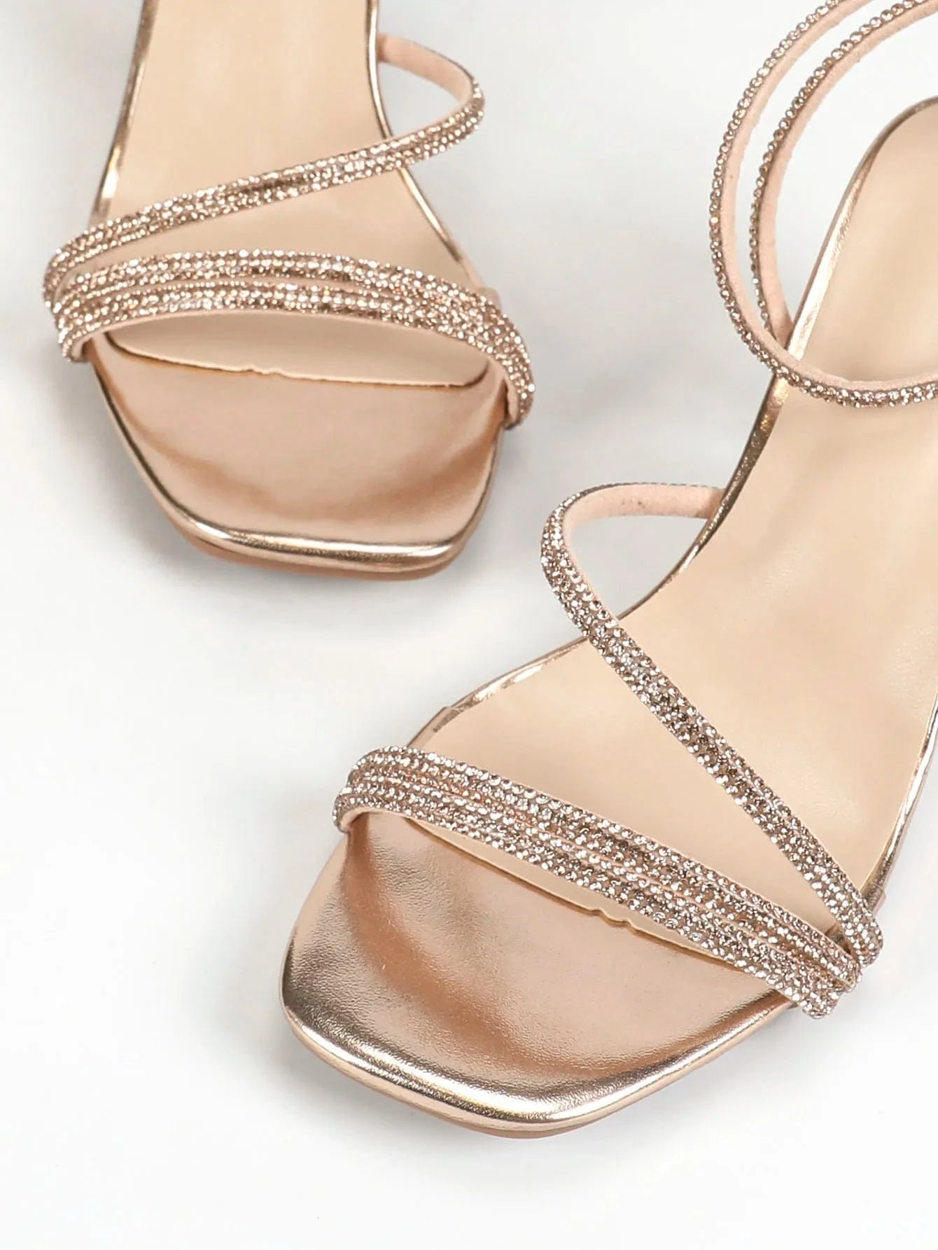 2024 summer fashion champagne diamond buckle crystal heel thick heel sandals Women's Party sandals