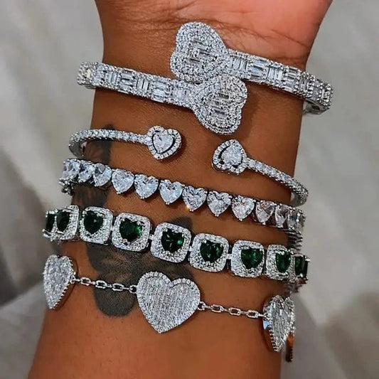 2024 Valentine's Day Jewelry Love Theme Gift Iced Out Shiny 5A CZ Heart Shape Bracelet Bangle for Women Girl