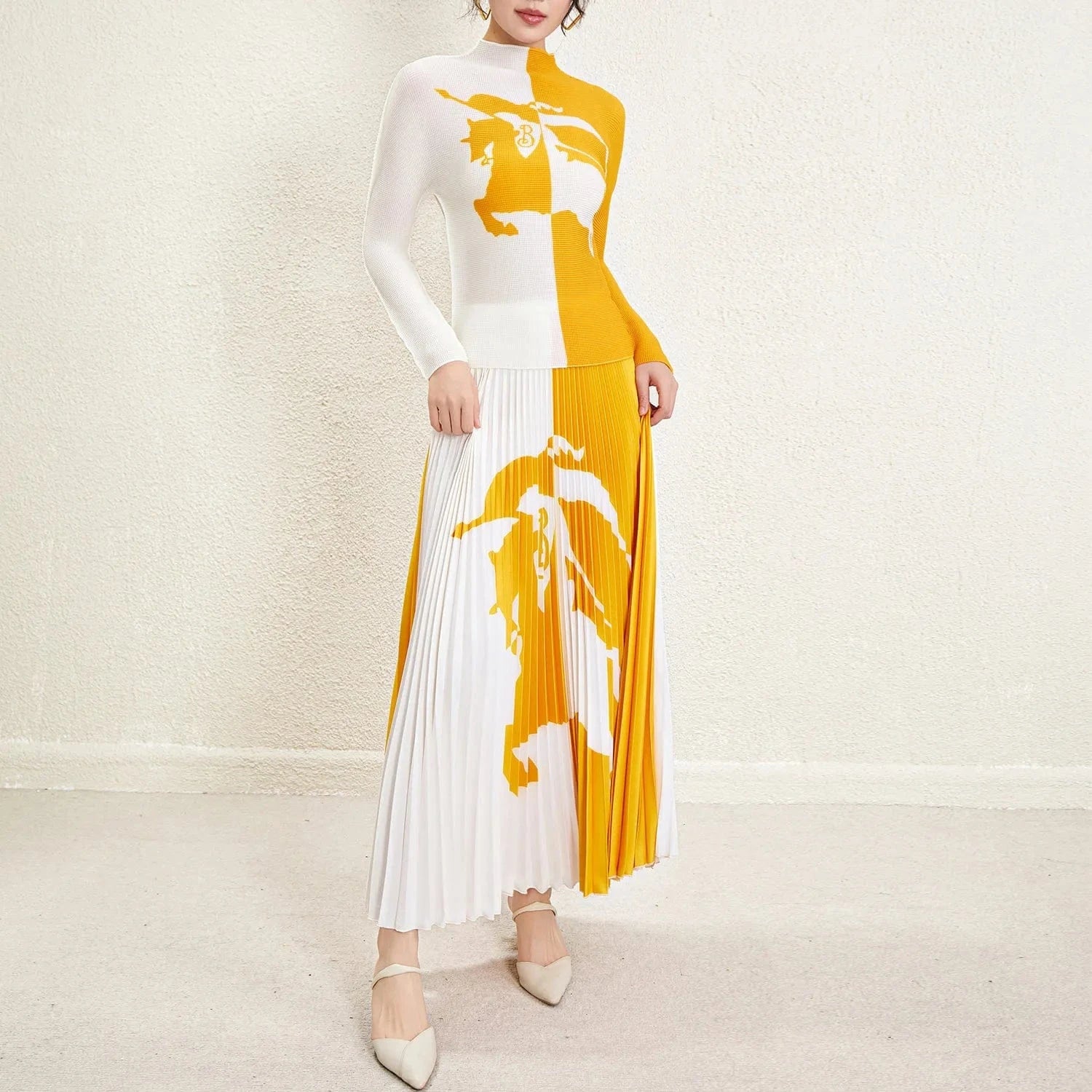 2024 Wholesale Pleated Skirt Set Accepts Customized Printed Long-sleeved Top Printed Long Pleated Skirt Two-piece Set