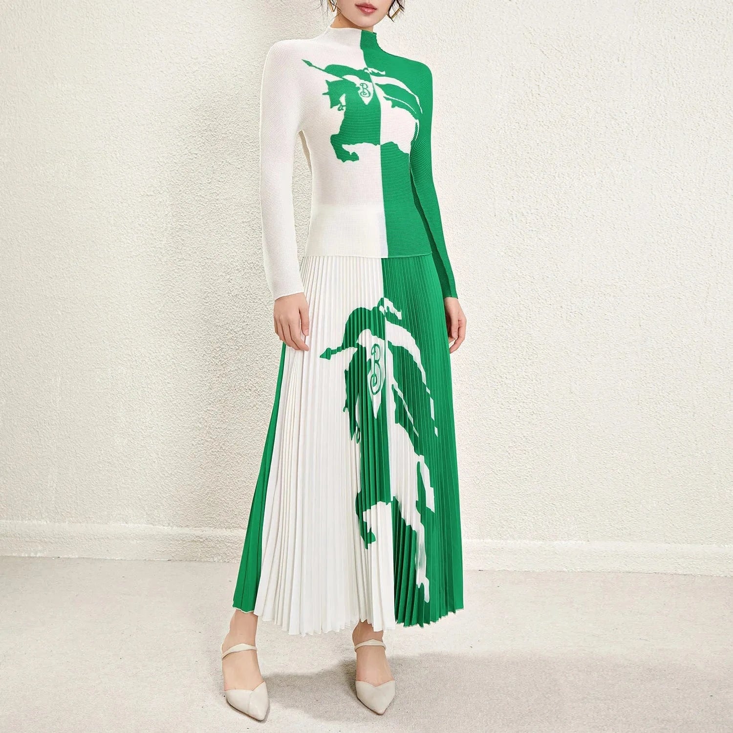 2024 Wholesale Pleated Skirt Set Accepts Customized Printed Long-sleeved Top Printed Long Pleated Skirt Two-piece Set