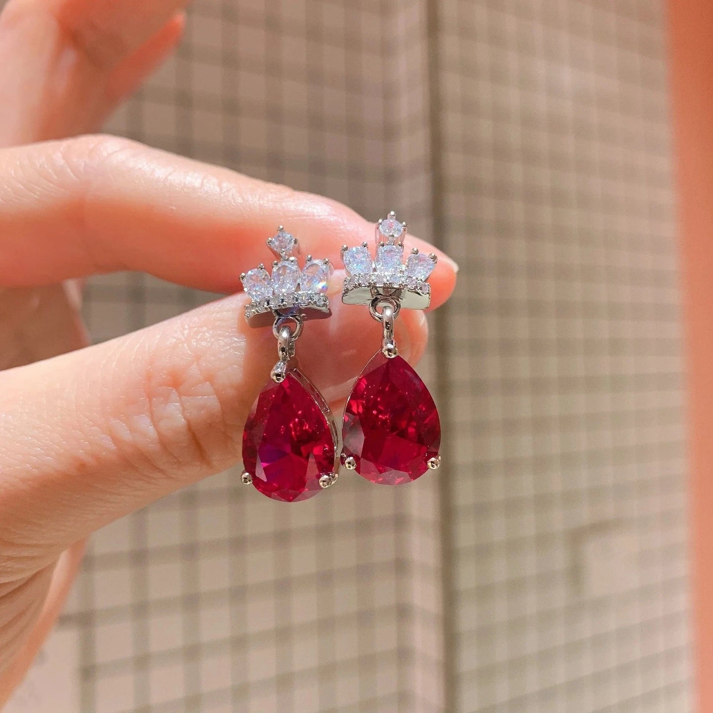 2024 Wholesale Western Crown Red CZ Zircon Pear Cut Pendant Necklace Earrings IndianJewellery Set Bride Fashion Wedding Jewelry Sets