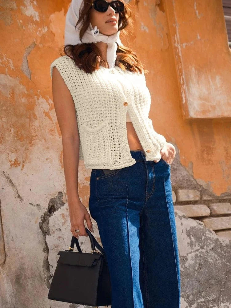 2025 Autumn and Winter New Women's Knitted Vest Single-breasted Solid Color V-neck Casual Holiday Style Fashion Street