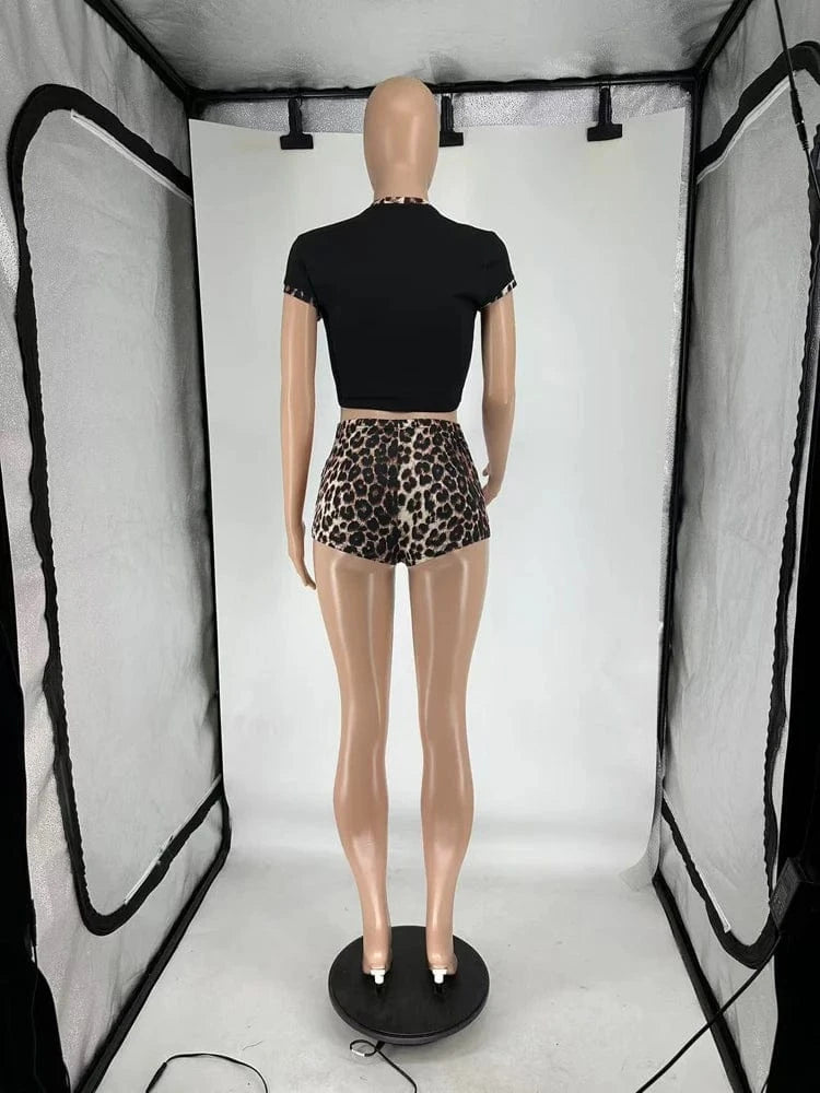 2025 Summer Women 2 Piece Outfits Leopard Print Round Neck Pocket Crop Tops and Mini Shorts Set Hot Girl Casual Sexy Suit