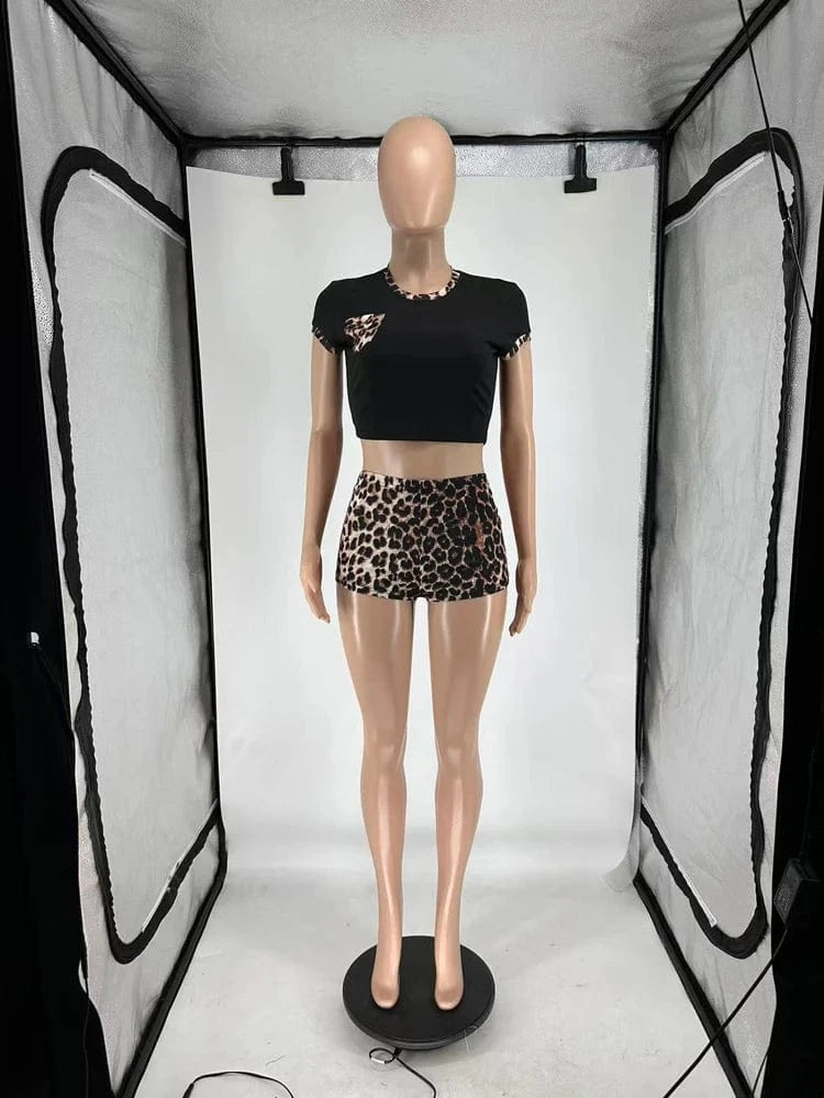 2025 Summer Women 2 Piece Outfits Leopard Print Round Neck Pocket Crop Tops and Mini Shorts Set Hot Girl Casual Sexy Suit