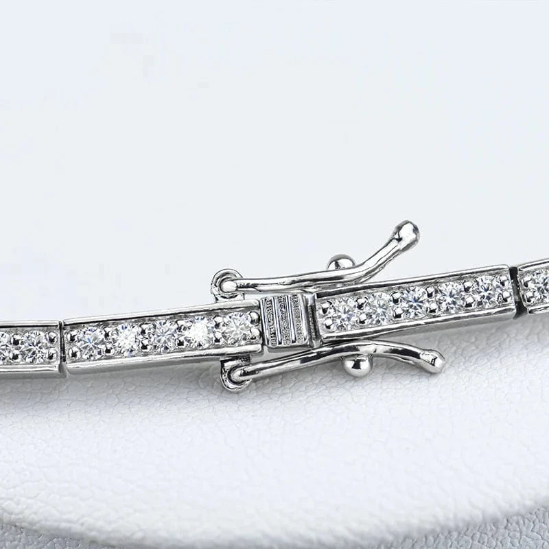 22 Inches / silver Wholesale fine jewelry 925 Sterling Silver V shaped Necklace set with super white pear cut  Moissanite