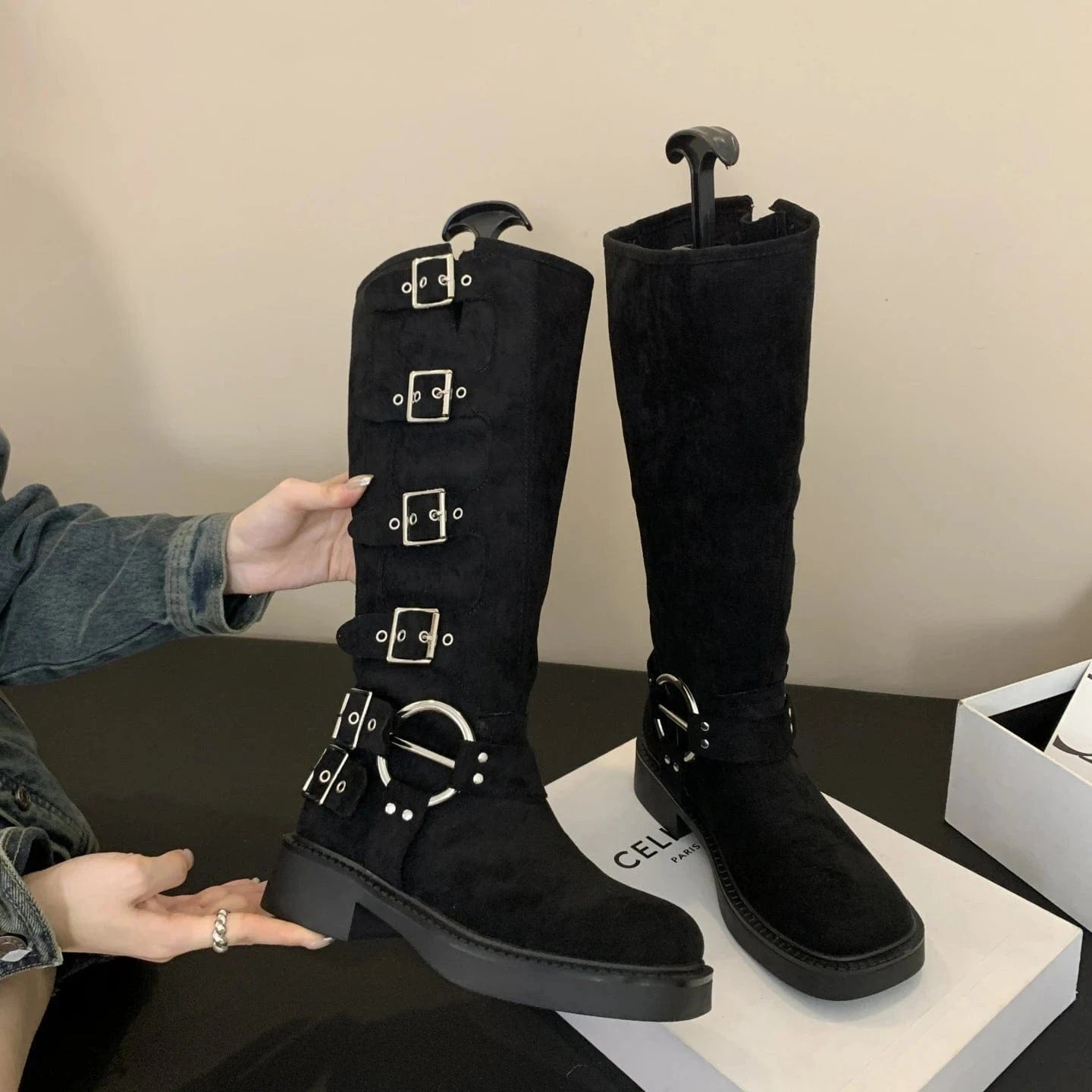 35 / Black 2024 Brand Design Buckles Fashion Street Riding Boots Flock Cool Knee High Motorcycles Boot Shoes for Women Winter Boots