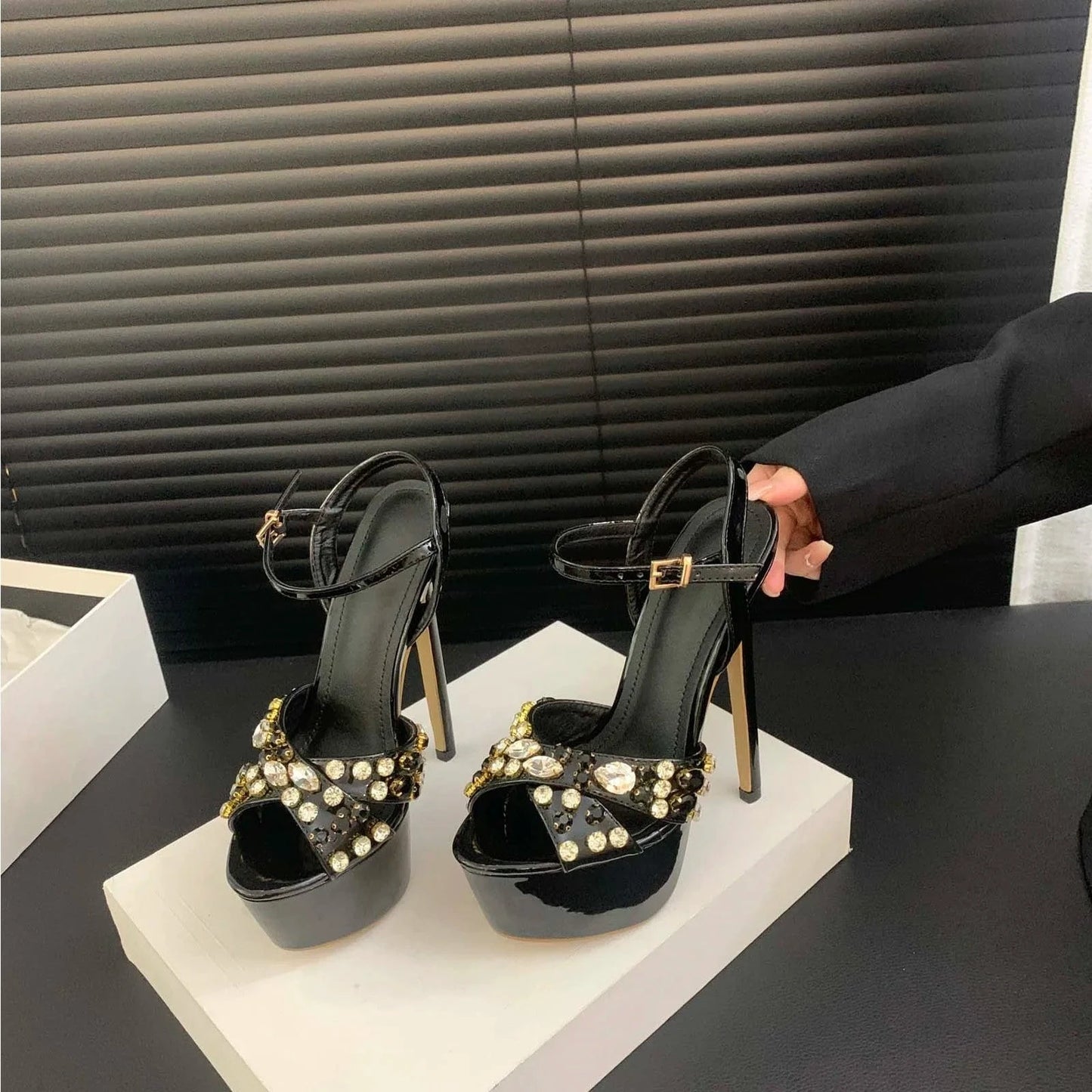 35 / Black Fashion Design Metal Rivet Back Buckle Strap Platform Sandals Women Wedding Banquet Shoe Sexy Peep Toe Stripper High Heels 2024